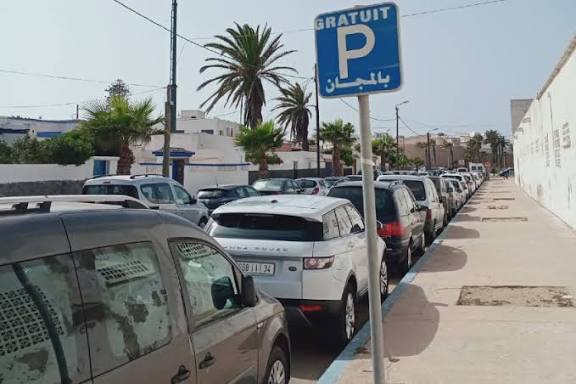 images-29 رئيس اتحاد جمعيات جهة مراكش آسفي يطالب بعطل مجانية لمواقف السيارات