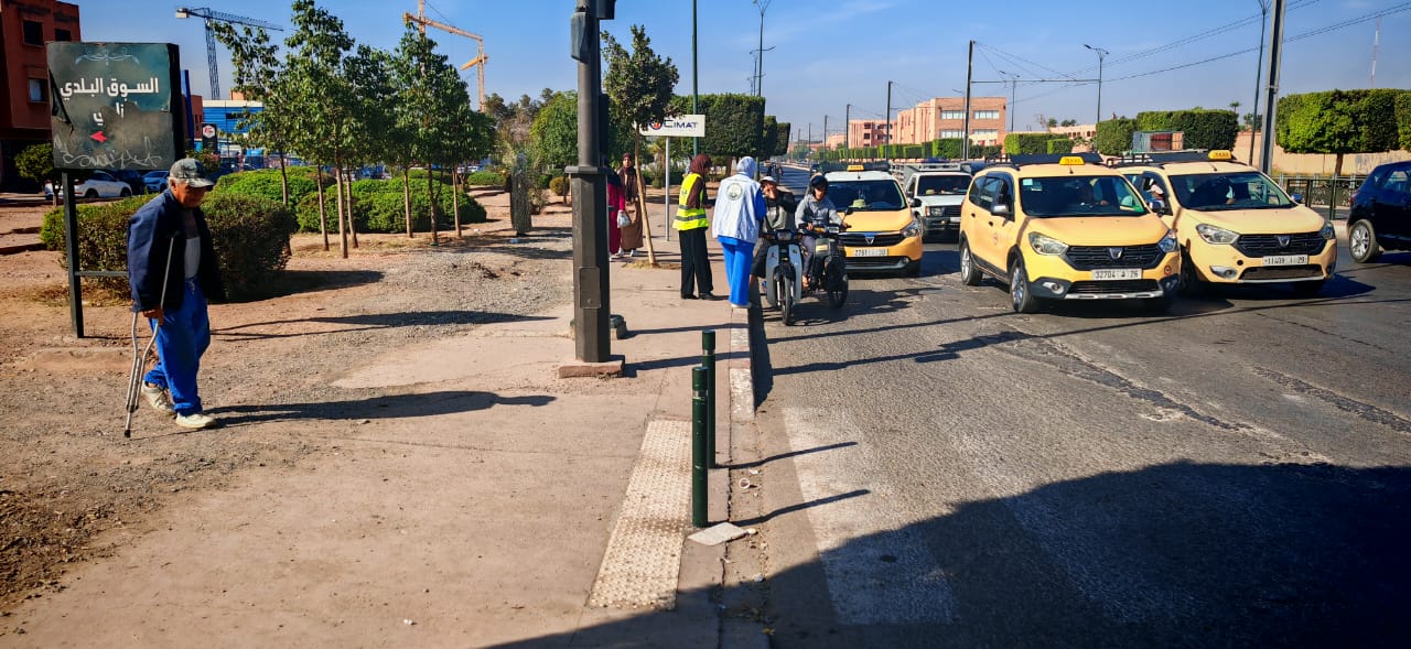 IMG-20251102-WA0301 الرحلة الثالثة للحملة التحسيسية في مجال السلامة الطرقية بمنطقة أزلي بمراكش