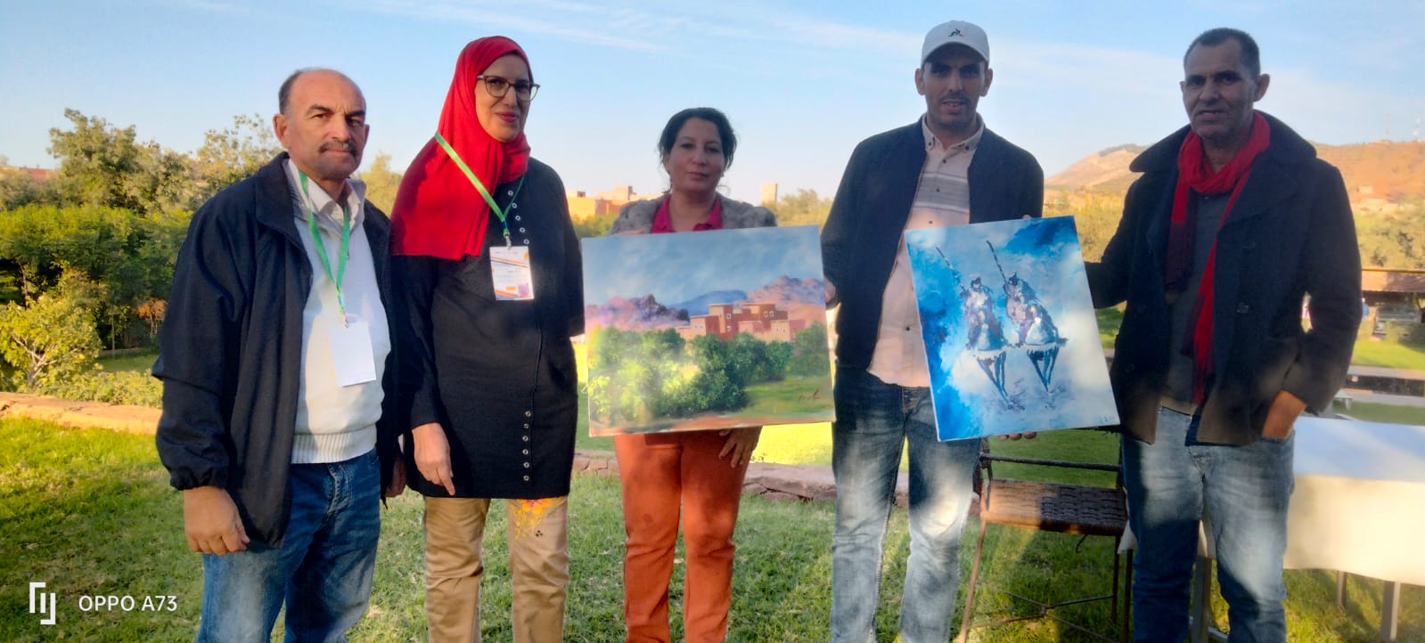 IMG-20251121-WA0311 فنانون مغاربة ونقاد الفن يلتقون بمراكش في دورة أولى ناجحة لملتقى "ألوان البيئة الاجتماعية"