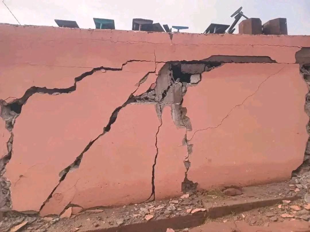 FB_IMG_1768853230140 عطلة اضطرارية بمدرسة تصورت بتغدوين بعد دمار كلي للحجرات الدراسية جراء سقوط صخرة عملاقة