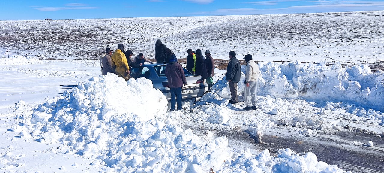 IMG-20260125-WA0008 متابعة ميدانية | تعبئة شاملة لفتح الطريق الرابطة بين تونفيت وبومية بإقليم ميدلت