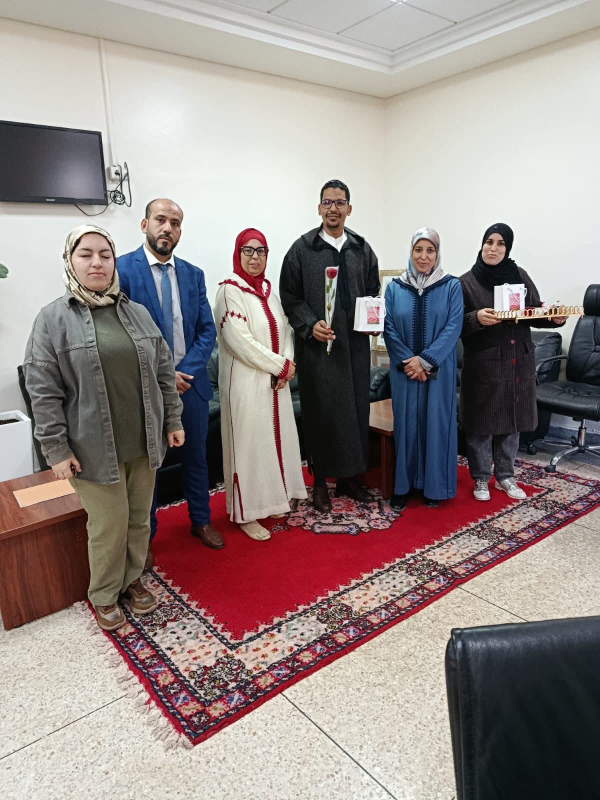 FB_IMG_1773092340109-1 بمبادرة إنسانية مميزة.. ودادية موظفي العدل بابن جرير تحتفي بنساء أسرة العدالة وتوزع الورود تقديراً لعطائهن داخل المحكمة الابتدائية