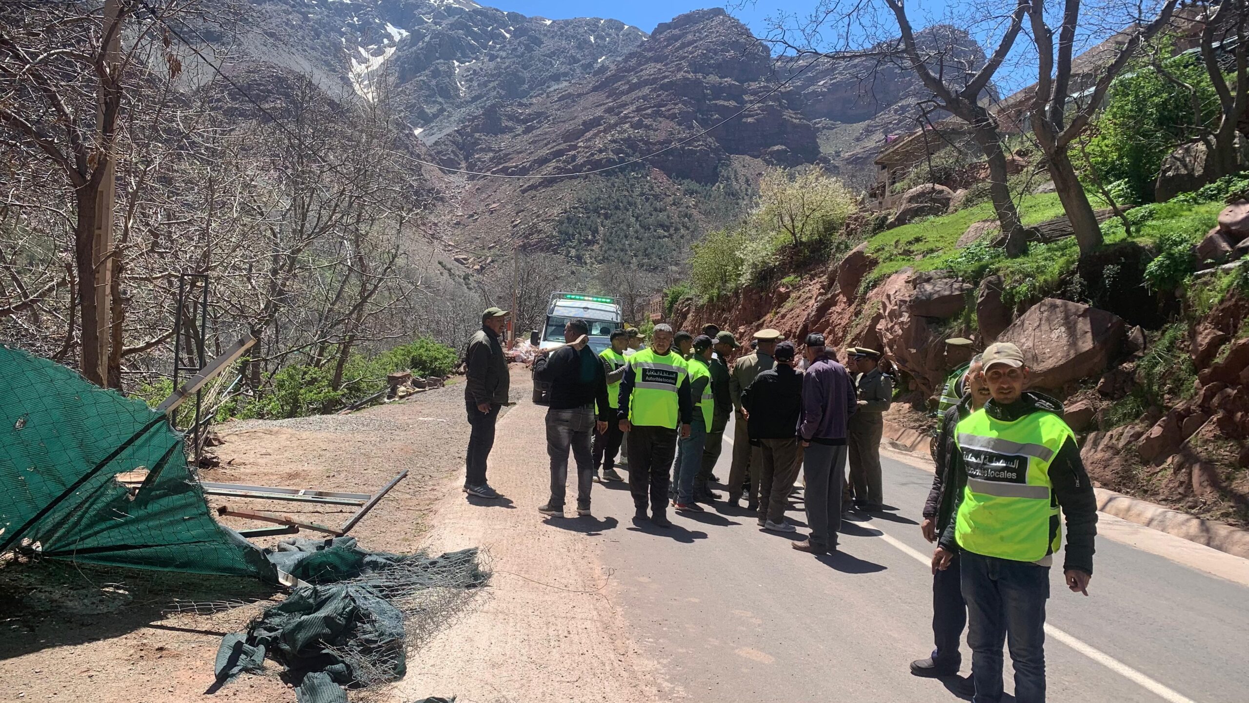 IMG-20260415-WA0014-scaled حركة ميدانية تقودها السلطة المحلية بقيادة ستي فاطمة بتنظيم العمومي ومواكبة الاوراش التربوية بجماعة اوكايمدن